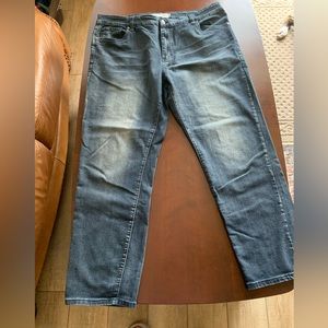 Mens 40x32 Stitches and Rivets Jeans. Worn only two times. Like new.